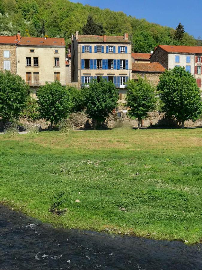 Maison Cha-Ri-Va-Ri Lavoûte-Chilhac Exteriör bild