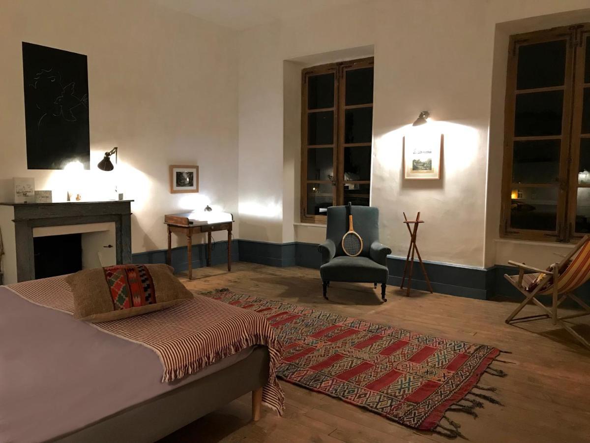 Maison Cha-Ri-Va-Ri Lavoûte-Chilhac Exteriör bild