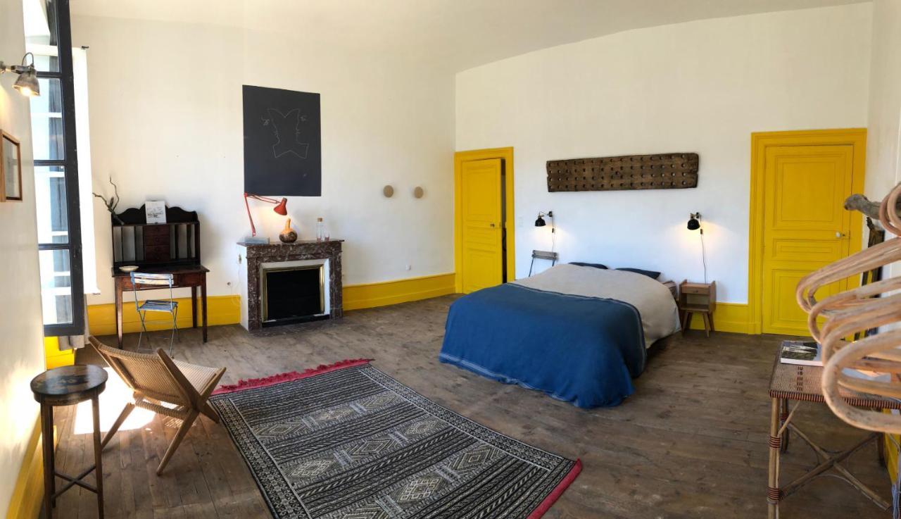 Maison Cha-Ri-Va-Ri Lavoûte-Chilhac Exteriör bild