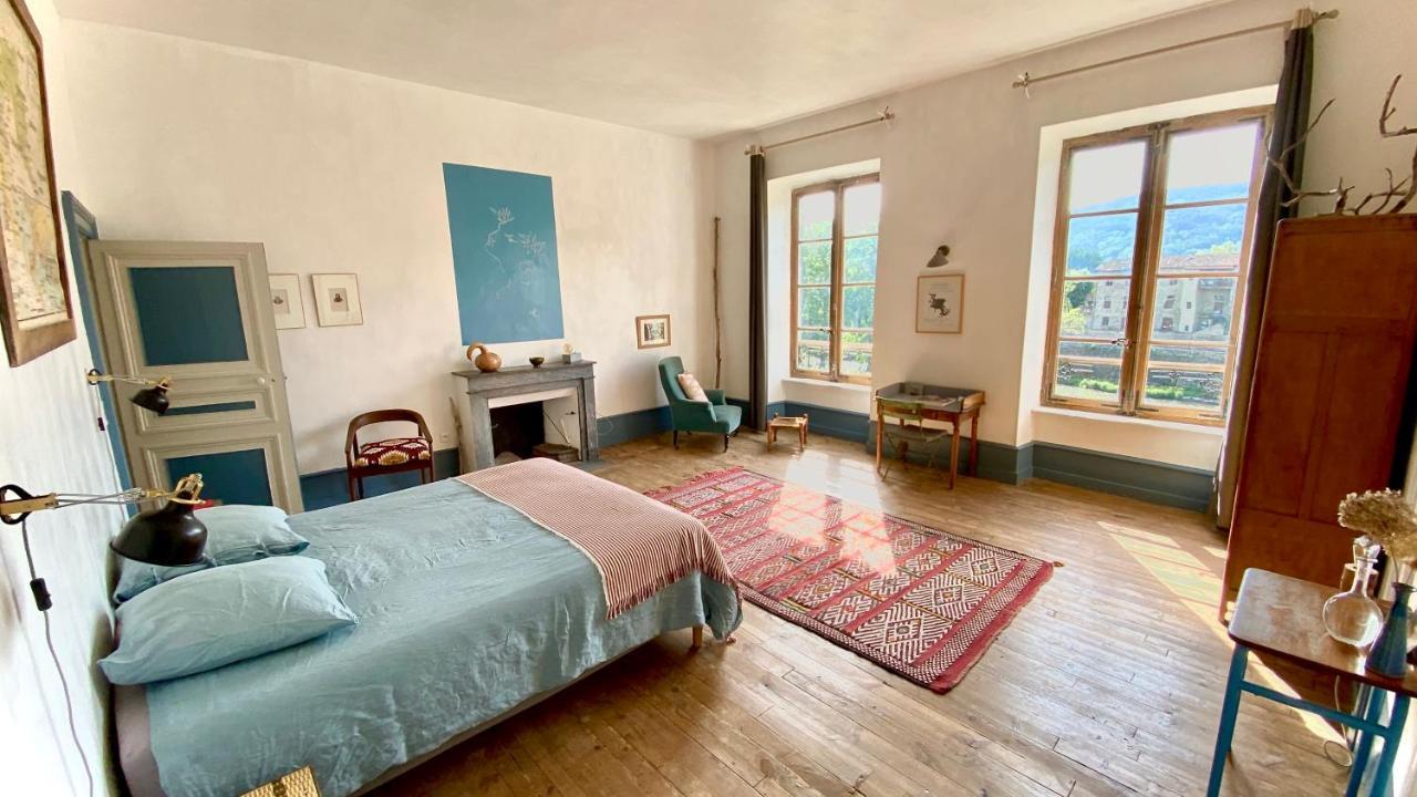 Maison Cha-Ri-Va-Ri Lavoûte-Chilhac Exteriör bild